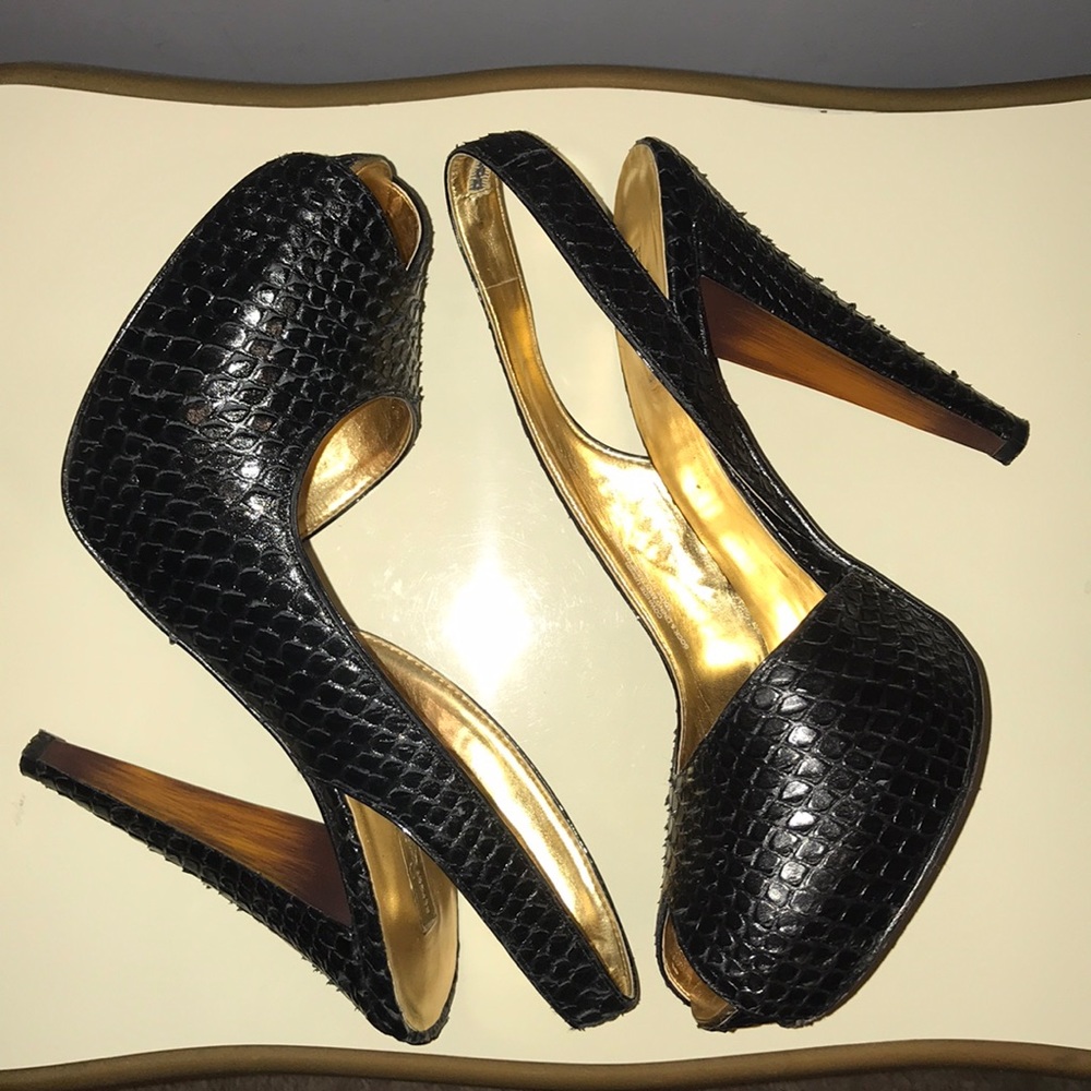 Shoes - Picture 4 of 6